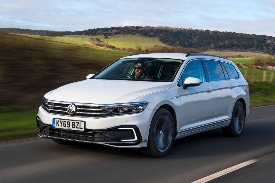 Volkswagen Passat GTE Estate (B8) 2019 года  (UK) (фото 37 из 40)